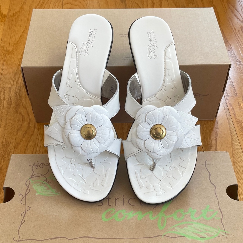 White Floral Slide Sandals with Gold Accent. The soft soles make your feet comf - Picture 3 of 7